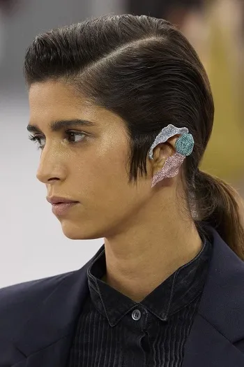Aretes de Moda 2024: ¿Por Qué Estos Diseños Son Los Más Buscados? 124 Loewe 2024 aretes