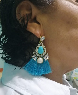 modelo aretes para mujer azules
